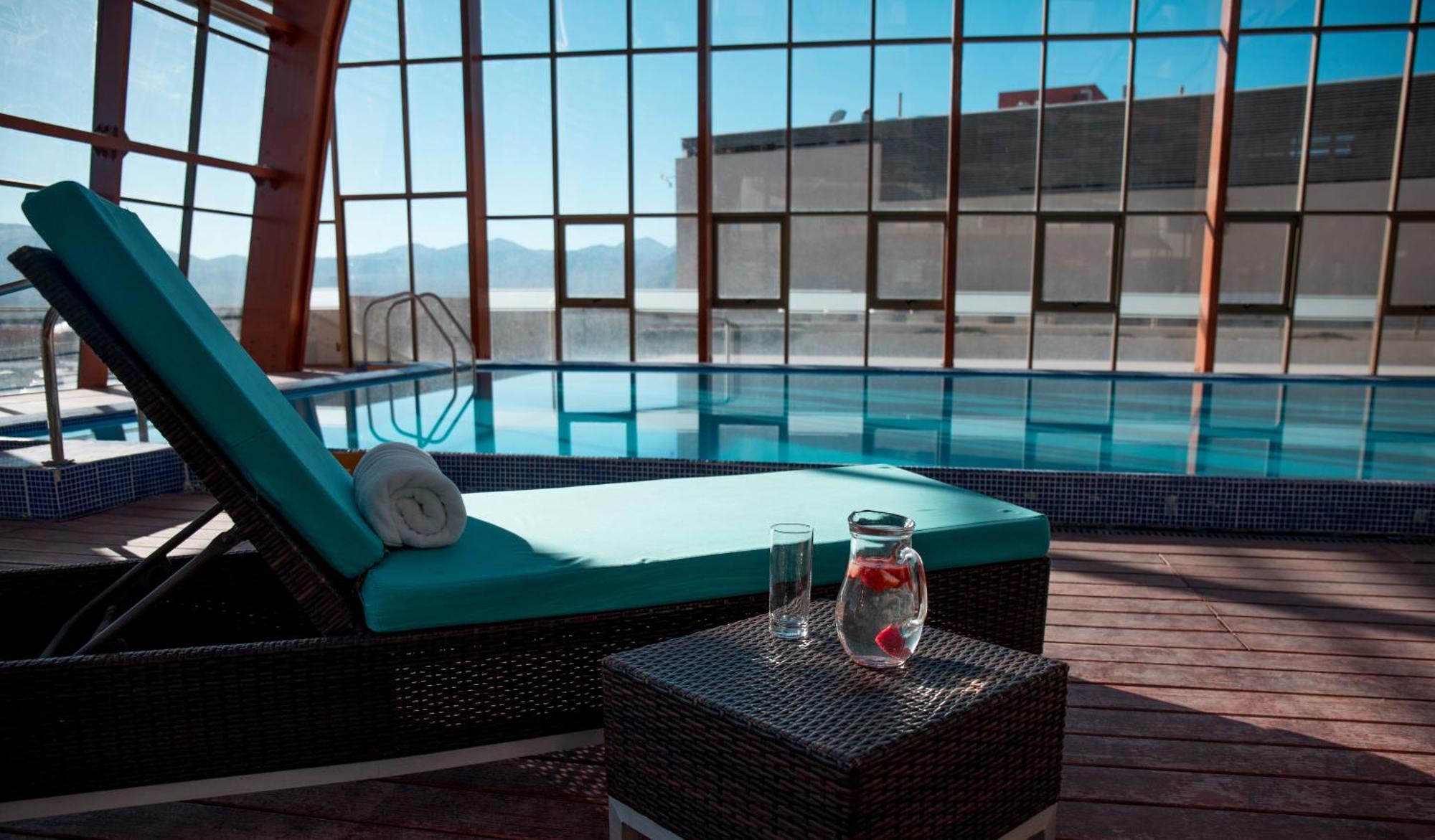 Mds Hotel Calama Exterior foto The swimming pool at the hotel