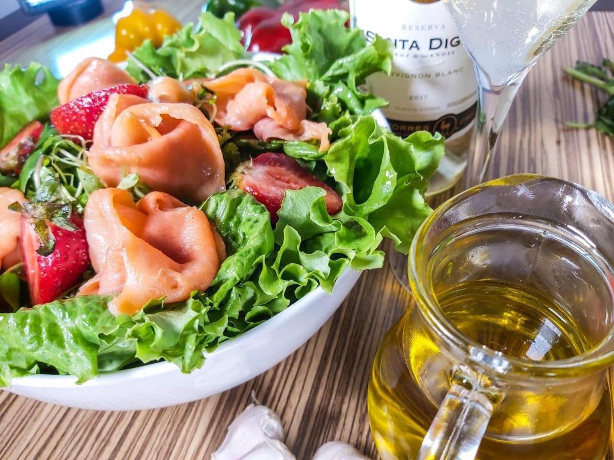 Mds Hotel Calama Exterior foto Salmon salad